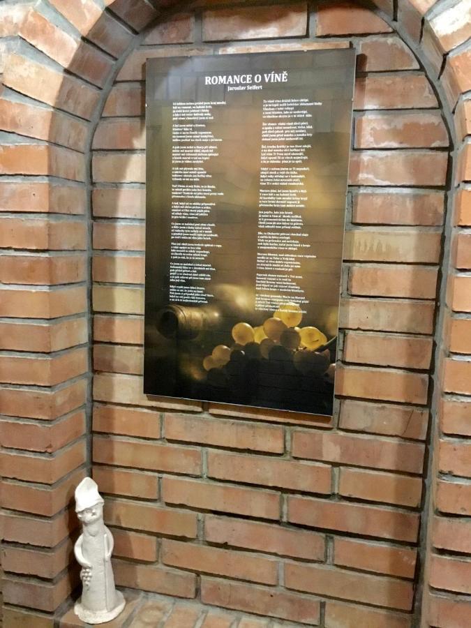 Sklep U Dusana Vracov Buitenkant foto